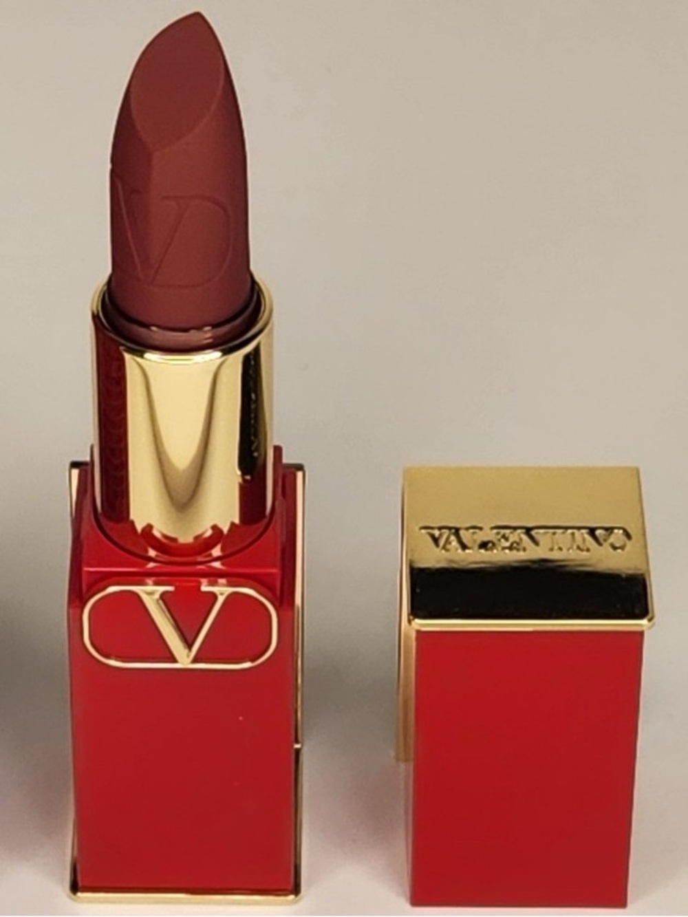 Valentino NIB ROSSO VALENTINO Matte 111A Undressed Velvet Lip - Refillable Case - Picture 3 of 4